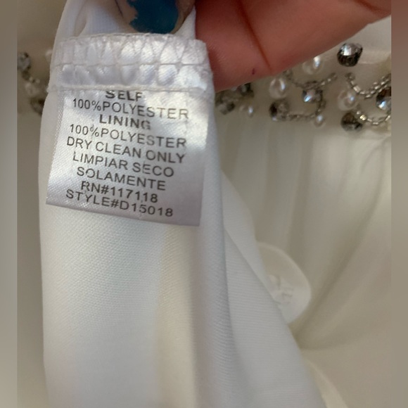 Feel like like a princess!….here’s a dress to help. You add the sparkle💖 - Picture 8 of 10